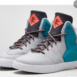 Nike LeBron 11 NSW Miami Vice Gray Sneakers Size 7 Men